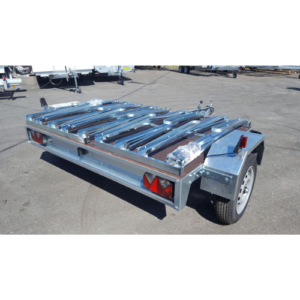 Trailer transporta 9 bicicletas